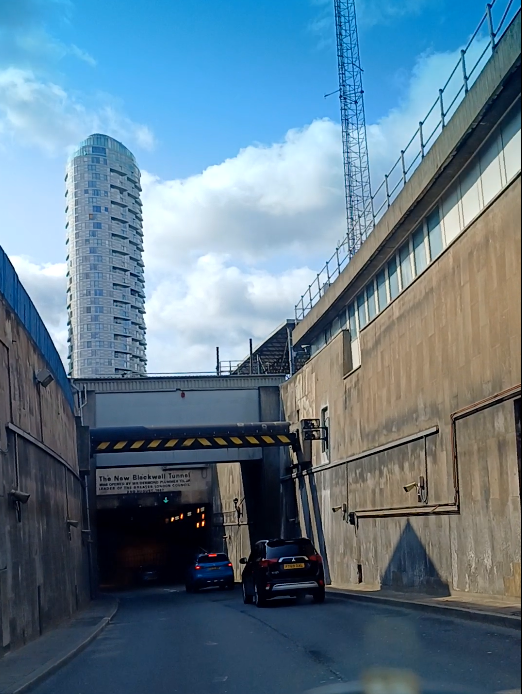 Sparse signage before Blackwall Tunnel